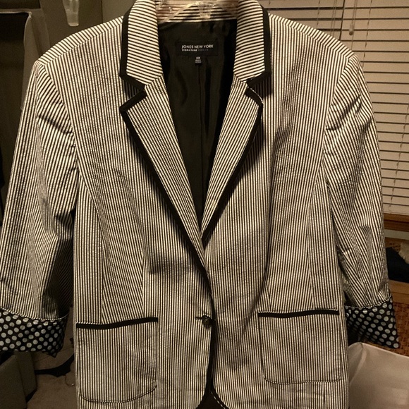 Jones New York Seer Sucker jacket. - Picture 1 of 5